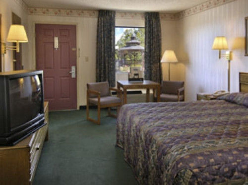 Express Inn Юрека Спрингс Екстериор снимка